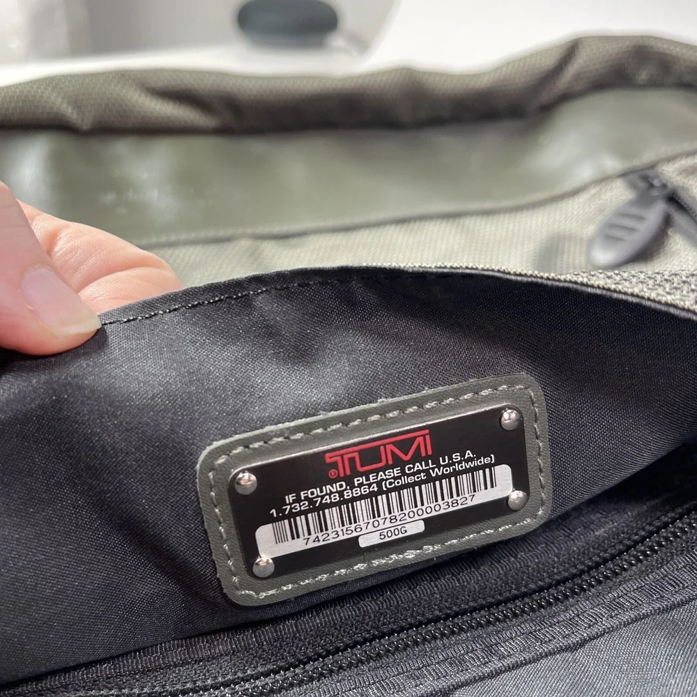 Tumi T3 Messenger Bag Ballistic Nylon Green Expandable 500G